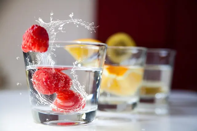 Hydratation intense : comment utiliser les fruits pour booster votre eau