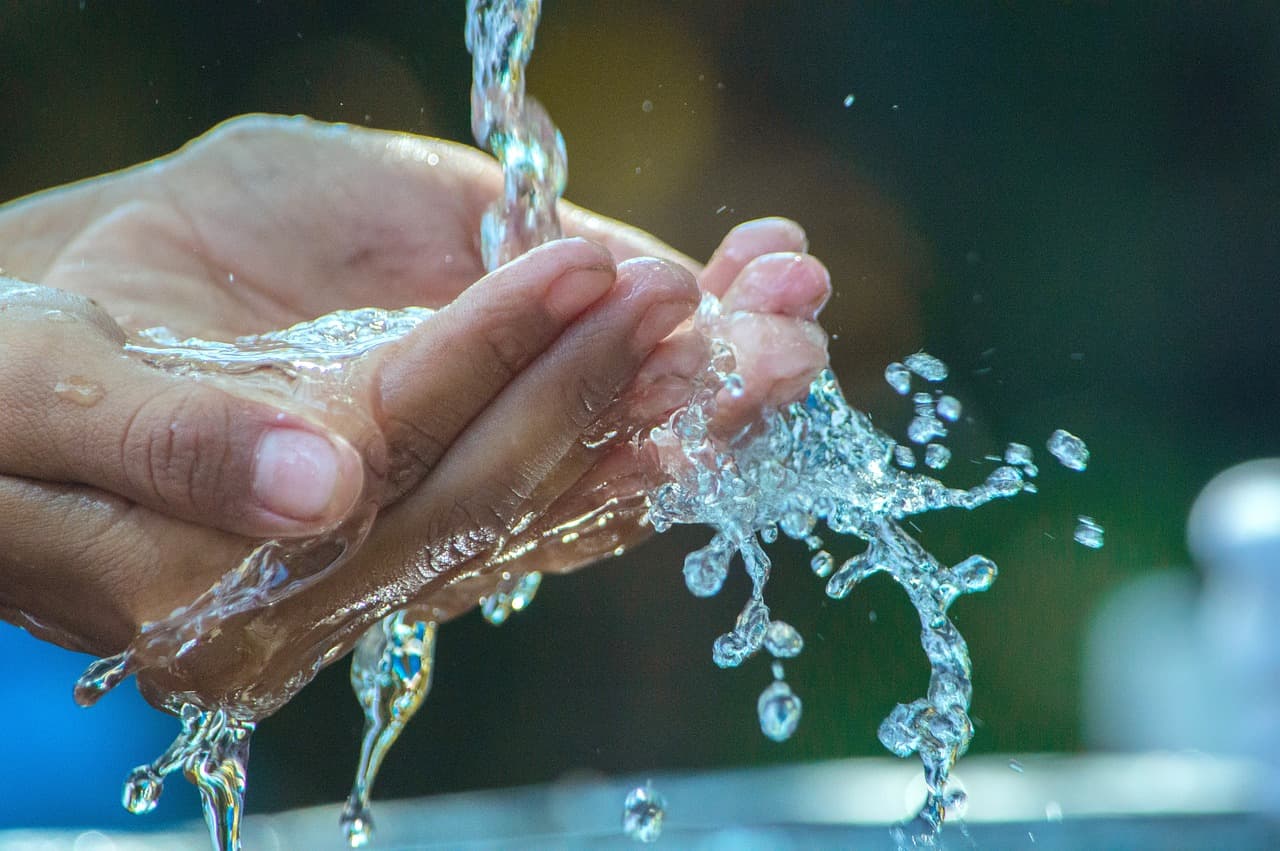 Comment l'hydratation intense booste votre bien-être quotidien